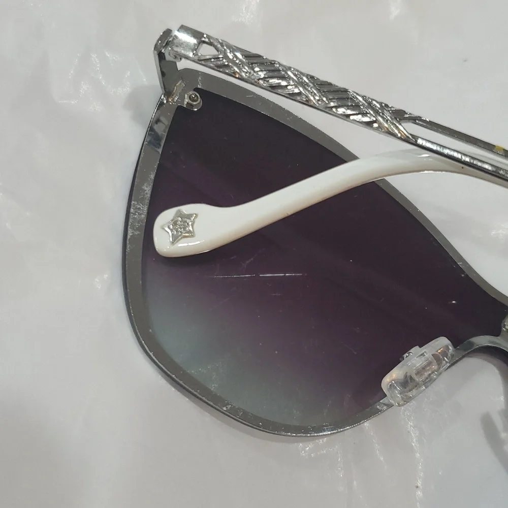 Jessica Simpson silver white frameless shield cat‎ eye gradient lens sunglasses